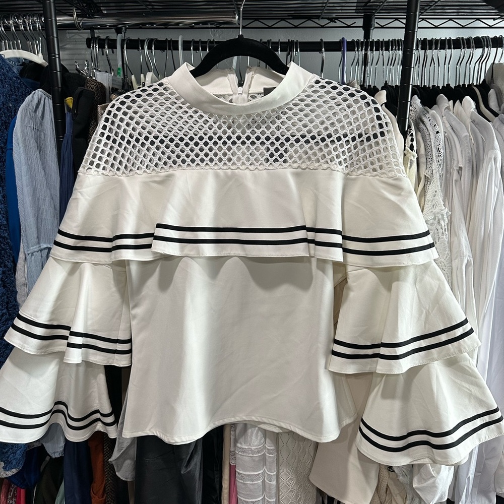 Gracia White and Black Ruffled Blouse